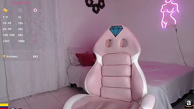 Snapshot of luzesmeraldaw chatting on 02-12-25, 03:49 luzesmeraldaw online show from 02-12-25, 03:49