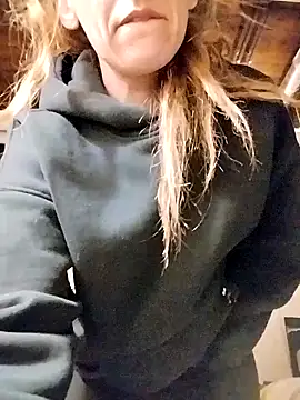 eatmeplease44 online show from 03-08-26, 09:18