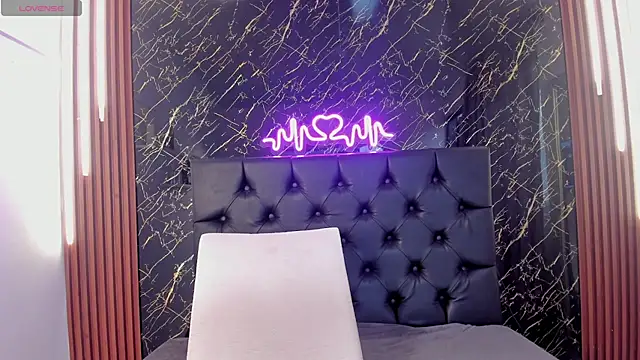 Snapshot of Tamara-evans chatting on 11-19-25, 07:58 Tamara-evans online show from 11-19-25, 07:58