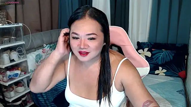 Snapshot of MagnificatMistress chatting on 12-16-24, 06:10 MagnificatMistress online show from 12-16-24, 06:10