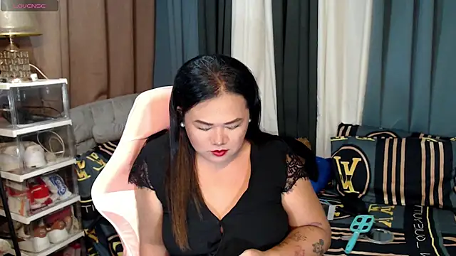 Snapshot of MagnificatMistress chatting on 01-07-25, 07:28 MagnificatMistress online show from 01-07-25, 07:28