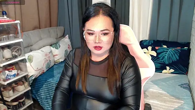 Snapshot of MagnificatMistress chatting on 01-20-25, 11:43 MagnificatMistress online show from 01-20-25, 11:43