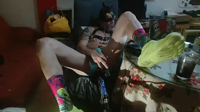 Snapshot of golfo1811 chatting on 06-08-26, 01:28 golfo1811 online show from 06-08-26, 01:28
