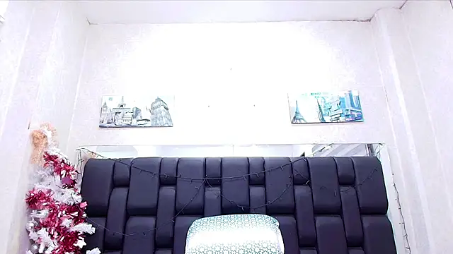 Snapshot of _carolina_fox chatting on 01-21-25, 06:11 carolina fox online show from 01-21-25, 06:11