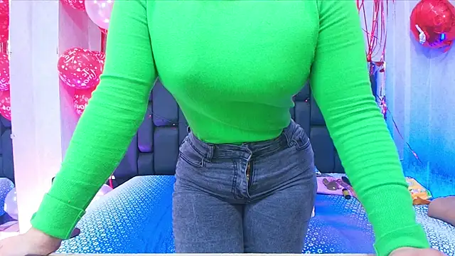 Snapshot of _carolina_fox chatting on 02-14-25, 03:11 carolina fox online show from 02-14-25, 03:11