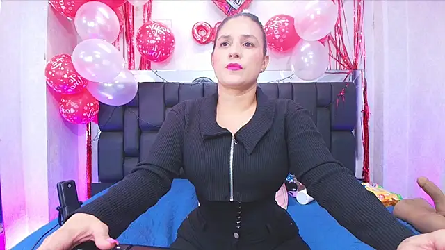 Snapshot of _carolina_fox chatting on 02-15-25, 03:09 carolina fox online show from 02-15-25, 03:09