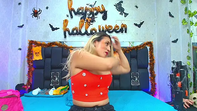 Snapshot of _carolina_fox chatting on 10-16-25, 03:07 carolina fox online show from 10-16-25, 03:07