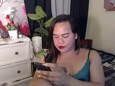 sweetyula online show from 12-18-24, 08:09