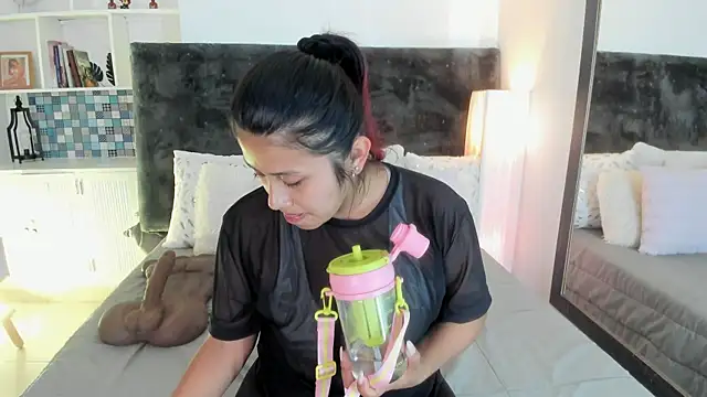 Snapshot of Karlagonzales_ chatting on 07-11-26, 06:43 Karlagonzales online show from 07-11-26, 06:43