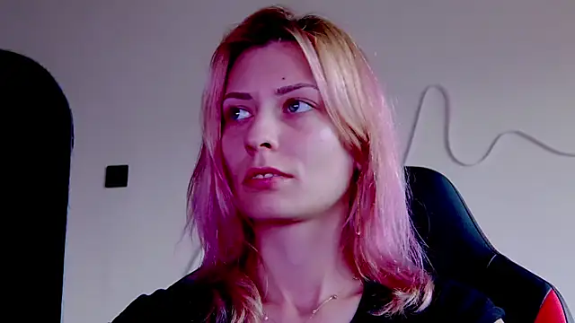 karo123421 online show from 11-04-25, 09:41