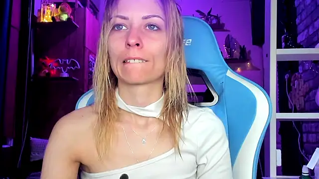 karo123421 online show from 03-22-26, 04:43