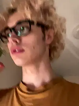 Herman Elfi online show from 10-23-25, 01:27