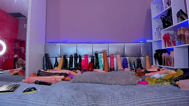 Snapshot of NikkaHOTx chatting on 02-14-25, 08:31 NikkaHOTx online show from 02-14-25, 08:31