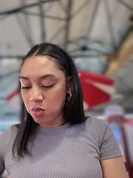 Leaberry online show from 01-15-25, 05:58