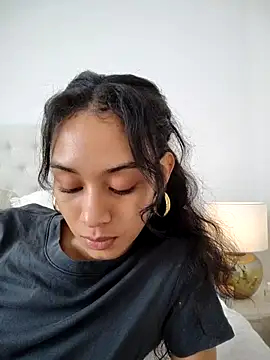 Leaberry online show from 10-24-25, 05:31