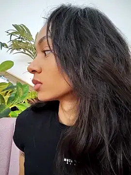 Leaberry online show from 11-02-25, 05:37