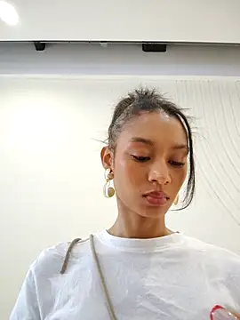 Leaberry online show from 11-19-25, 09:26