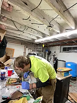 Snapshot of charactrzero chatting on 12-22-24, 02:28 charactrzero online show from 12-22-24, 02:28