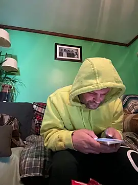 Snapshot of charactrzero chatting on 12-22-24, 03:55 charactrzero online show from 12-22-24, 03:55