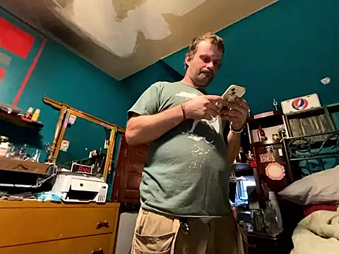 Snapshot of charactrzero chatting on 10-21-25, 08:09 charactrzero online show from 10-21-25, 08:09