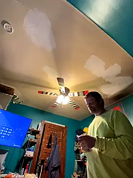 Snapshot of charactrzero chatting on 10-29-25, 11:28 charactrzero online show from 10-29-25, 11:28