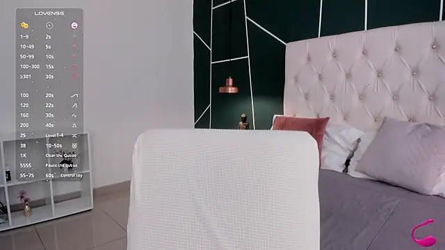 Veronicalanx1 online show from 09-23-25, 12:19