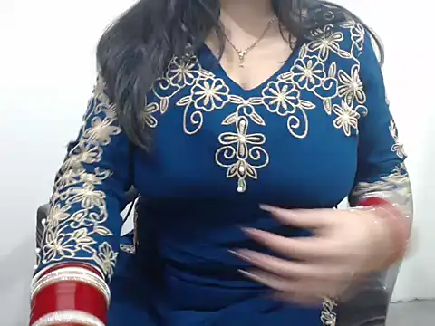 HOT CHILLY online show from 04-23-26, 12:40