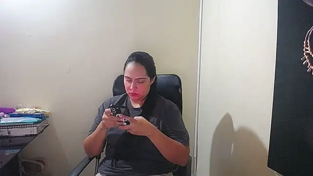 Snapshot of kendall_52 chatting on 12-19-24, 01:51 kendall 52 online show from 12-19-24, 01:51