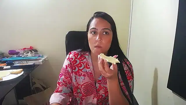 Snapshot of kendall_52 chatting on 01-08-25, 01:52 kendall 52 online show from 01-08-25, 01:52