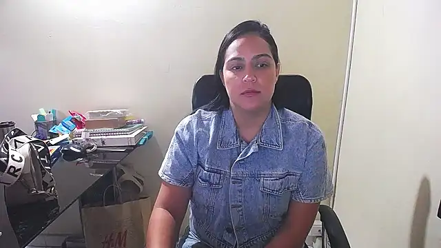 Snapshot of kendall_52 chatting on 01-11-25, 12:50 kendall 52 online show from 01-11-25, 12:50