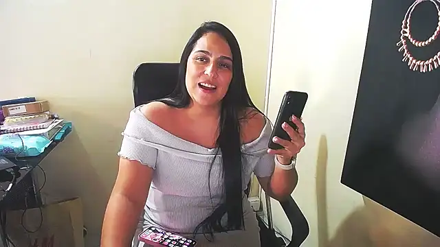 Snapshot of kendall_52 chatting on 01-13-25, 07:21 kendall 52 online show from 01-13-25, 07:21