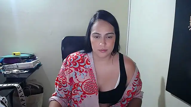Snapshot of kendall_52 chatting on 02-05-25, 01:11 kendall 52 online show from 02-05-25, 01:11