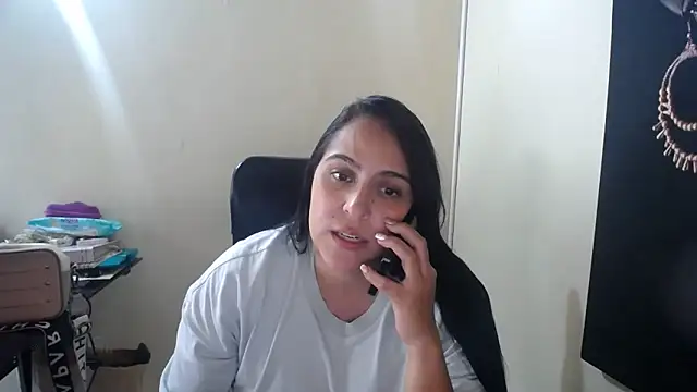 Snapshot of kendall_52 chatting on 02-27-25, 07:15 kendall 52 online show from 02-27-25, 07:15