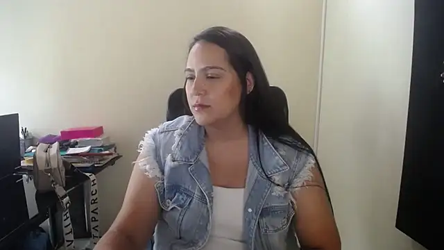 Snapshot of kendall_52 chatting on 09-12-25, 06:08 kendall 52 online show from 09-12-25, 06:08