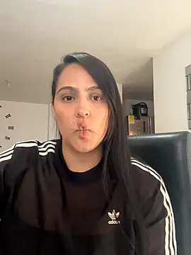 Snapshot of kendall_52 chatting on 09-17-25, 05:47 kendall 52 online show from 09-17-25, 05:47