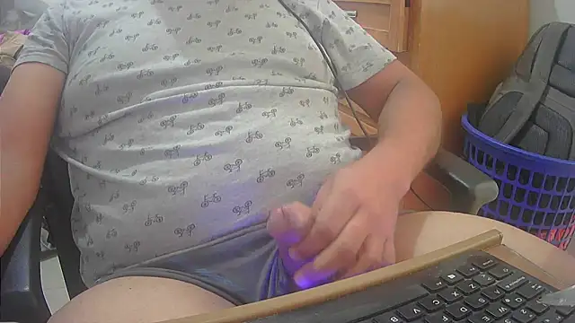 Snapshot of pmartemo chatting on 02-08-26, 08:56 pmartemo online show from 02-08-26, 08:56