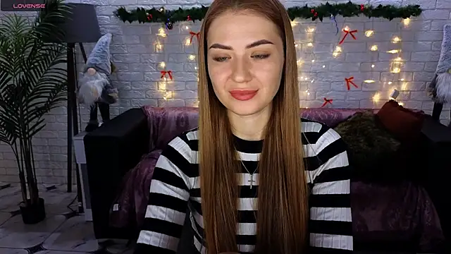 Snapshot of Adelyna_Bird chatting on 12-22-24, 07:22 Adelyna Bird online show from 12-22-24, 07:22