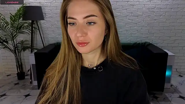 Snapshot of Adelyna_Bird chatting on 09-19-25, 06:59 Adelyna Bird online show from 09-19-25, 06:59