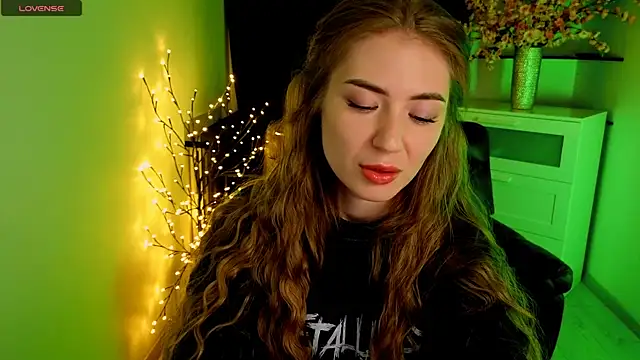 Adelyna Bird online show from 04-19-26, 06:35