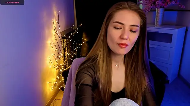 Snapshot of Adelyna_Bird chatting on 05-08-26, 06:41 Adelyna Bird online show from 05-08-26, 06:41