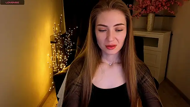 Snapshot of Adelyna_Bird chatting on 05-17-26, 06:44 Adelyna Bird online show from 05-17-26, 06:44