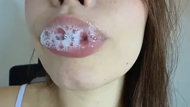 lisbet21x online show from 12-14-25, 02:33