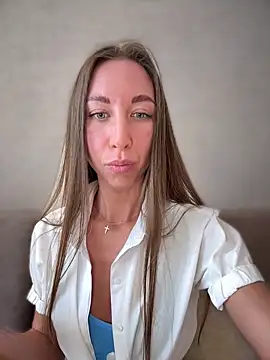 Snapshot of EvaCatt chatting on 05-06-26, 03:24 EvaCatt online show from 05-06-26, 03:24