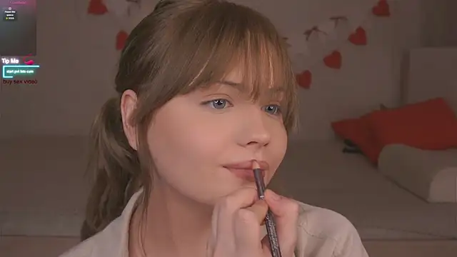 Snapshot of missbeatriss chatting on 02-04-26, 02:23 missbeatriss online show from 02-04-26, 02:23