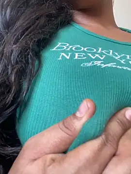 Snapshot of bea3liz chatting on 01-21-25, 06:02 bea3liz online show from 01-21-25, 06:02