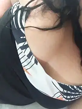 Snapshot of Susylu1 chatting on 02-18-26, 07:43 Susylu1 online show from 02-18-26, 07:43