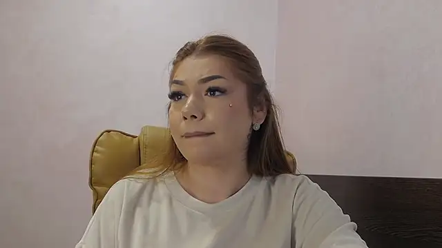 Snapshot of Ella_sweety chatting on 04-30-26, 05:58 Ella sweety online show from 04-30-26, 05:58