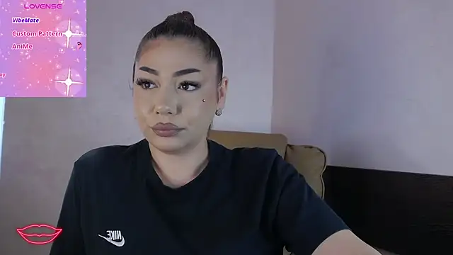 Snapshot of Ella_sweety chatting on 06-09-26, 05:52 Ella sweety online show from 06-09-26, 05:52