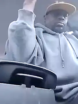 Snapshot of Daddy_hook chatting on 12-20-24, 03:10 Daddy hook online show from 12-20-24, 03:10