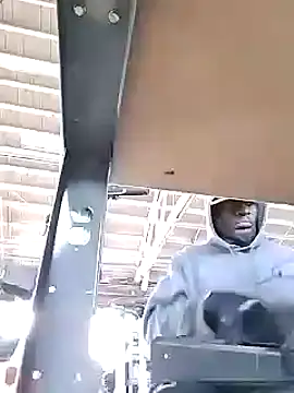 Snapshot of Daddy_hook chatting on 12-20-24, 06:13 Daddy hook online show from 12-20-24, 06:13